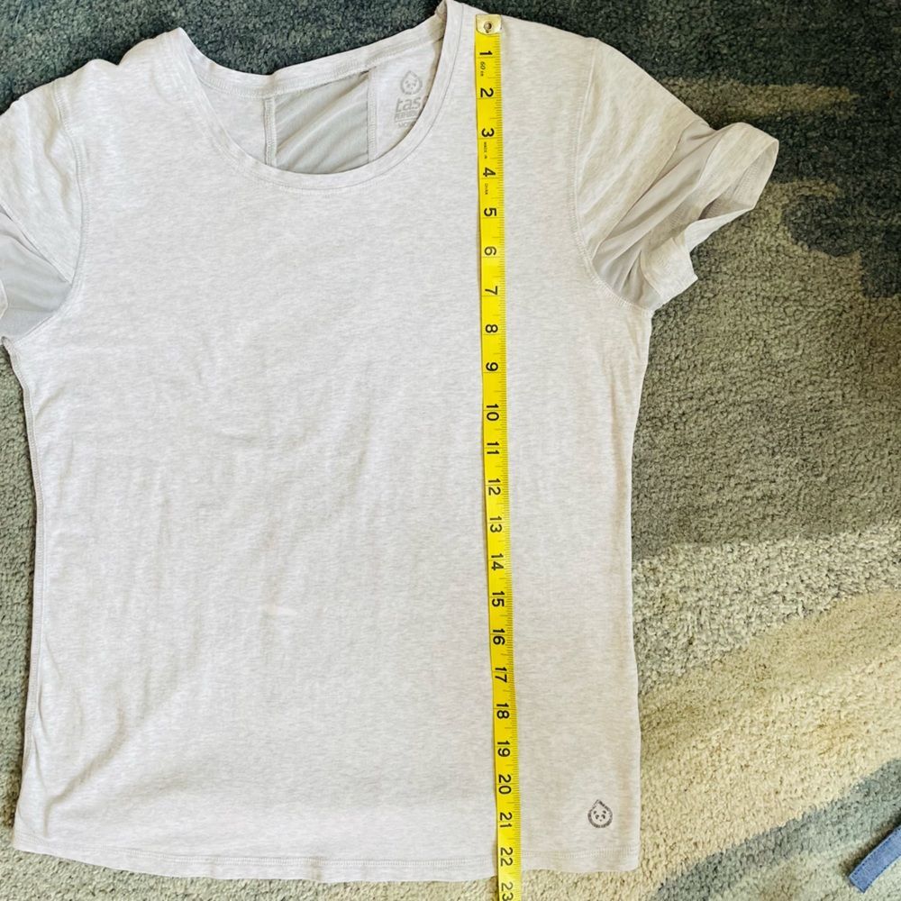 Tasc Performance Grey Shirt M - Picture 10 of 13